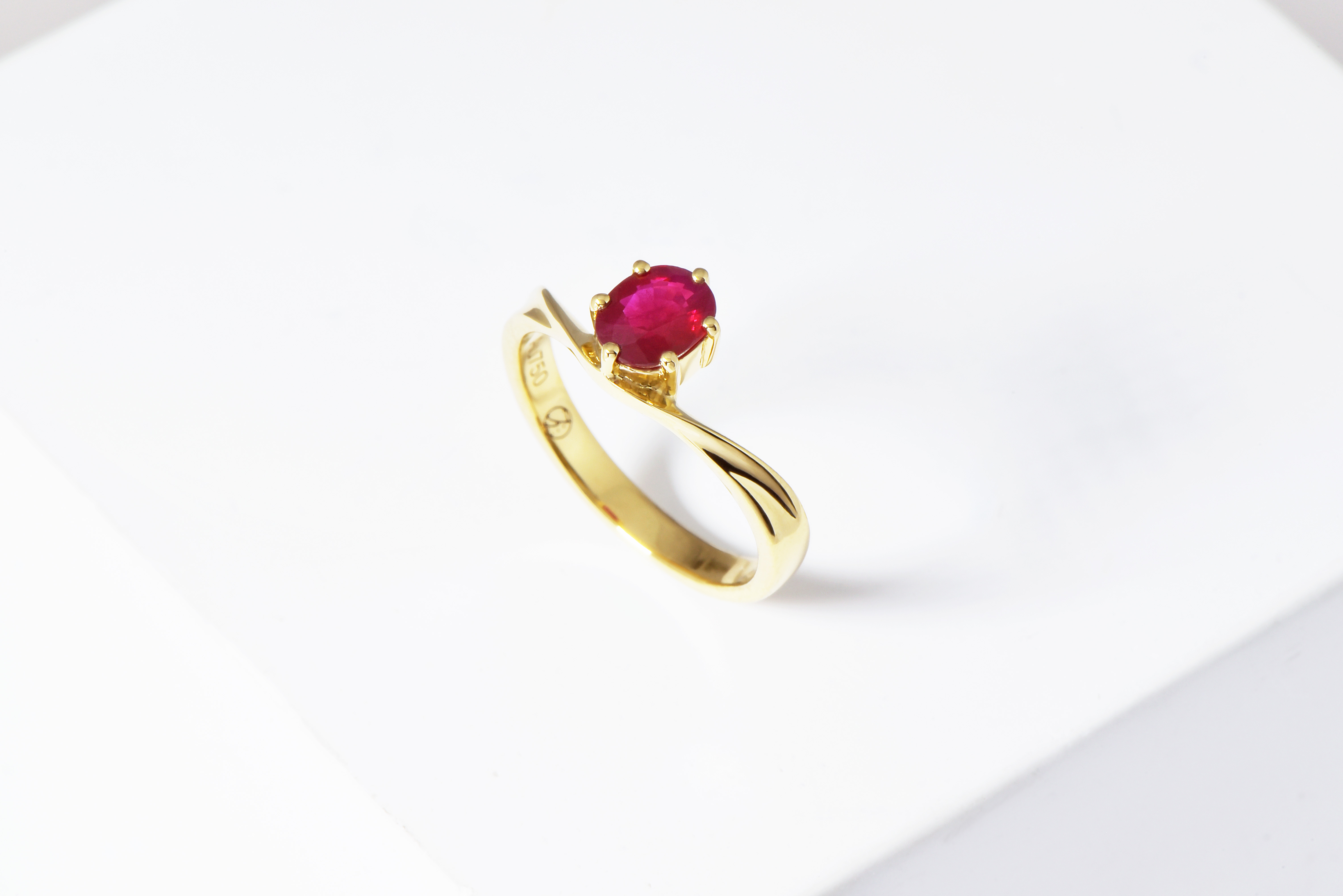 紅寶石造型戒